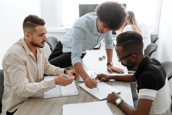 How Is the UK Business Landscape Adapting to Economic Changes?