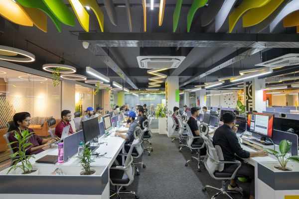How Is the UK Business Landscape Adapting to Economic Changes?